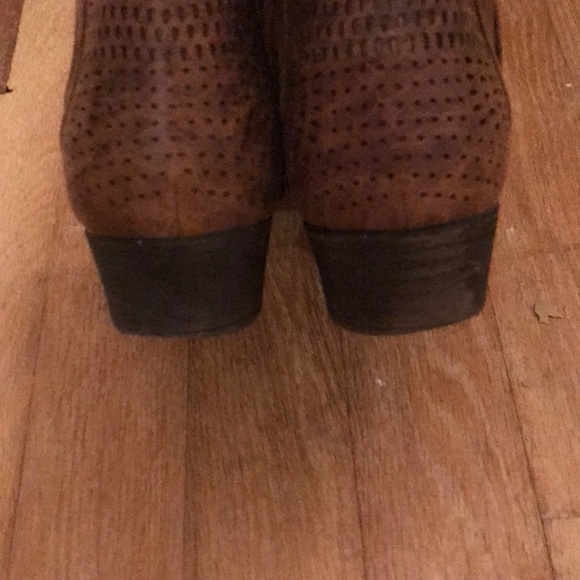 Tan ankle booties - Picture 5 of 5